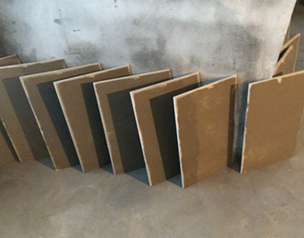 墻地面開(kāi)槽必須彈線用切割機(jī)開(kāi)槽